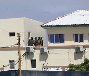 모가디슈 호텔서 이슬람 무장단체 테러.."최소 13명 사망"