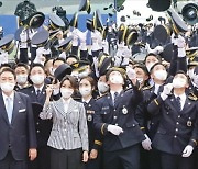 [포토] 경찰학교 졸업식 간 尹 "낡은 관행과 결별해야"