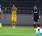 '헤이스 멀티골' 광주, 이랜드에 4-0 완승..10경기 무패 행진