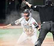 우승 포수, 어깨 부상으로 1군 말소..롯데 출신 백업 어깨 무거워졌다 [오!쎈 수원]