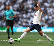 '손흥민 선발' 토트넘, 울버햄튼전 전반 0-0 종료