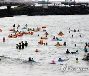 흐려도 좋은 바다 물놀이