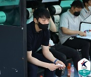 '성남FC 매각설' 김남일 감독, "분위기 반전? 쉽지 않은 상황이다"