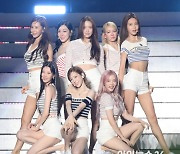 [화보]영원한 소녀시대, 가슴 뭉클한 완전체 무대