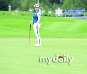 [MD포토] 안타까운 김수지 '이게 안 들어가네'