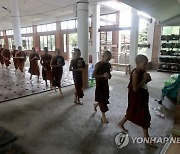 MYANMAR RELIGION BUDDHISM