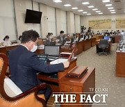 야당, 교육위서 '대통령실 쪽지·김건희 논문' 공세