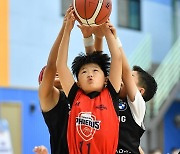 [JB포토] 2022 KBL 유소년 클럽 농구대회 결선 토너먼트, 모비스 U10 '리바운드'