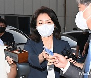 '법카 의혹' 경찰 조사 마친 이재명 부인 김혜경