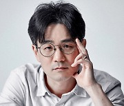 "한국사회의 공허와 불안 어디서 왔나.. 화두 던지고 싶었다"