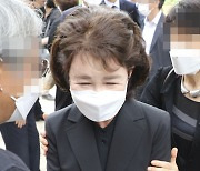 故박원순 부인 "인권위가 범죄자로 낙인찍어..명예 지켜달라"