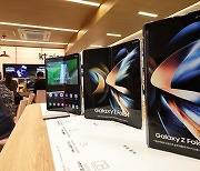 Galaxy Z Fold, Filp 4 series set new record of near 1 mn pre-orders in a week