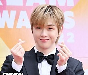 강다니엘,'은혜로운 미소' [사진]