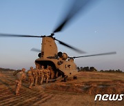 미 육군, 치누크 헬기 전체 운항 금지.."엔진 화재 위험"