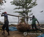 SRI LANKA FISHING