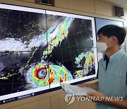 역대급 힌남노 온다..기상청 "6일께 경남남해안 쪽 상륙 가능성"