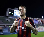 '라스 결승골' 수원FC, 포항 꺾고 상위스플릿 6위 복귀