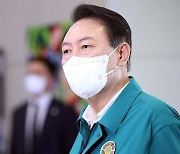 "3개월 일하고 3년 쉴 판"..행정관급 50명 물갈이, 반발 확산