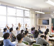 "죽여버린다" 가위 들고 교사 협박한 초등생..학교는 "매뉴얼대로"