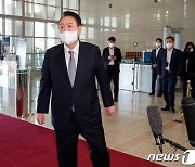 尹대통령 국정운영 긍정 32% '유지'..부정 63%→59% 소폭 하락