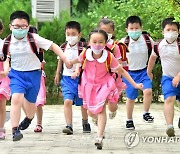 '최고의 봉제공을 뽑아라'..북한서 재봉공 경기 열려