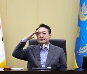 윤 대통령 국정수행 긍정평가 32.6%, 소폭 상승[리얼미터]