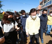 이재명 "오로지 민생".. 어쩔 수 없는 사법리스크와의 '거리두기'