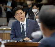 조정훈 '김건희 특검' 반대에.. 野 "역사적 책임 짊어지는 것" 압박