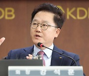 산은 회장 "대우조선 빠른 매각..부산 이전은 설득"