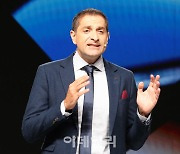 [포토]폭스바겐 'ID.4' 소개하는 사샤 아스키지안 폭스바겐코리아 사장