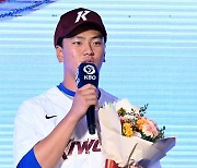 [포토] 키움에 1라운드 선택 받은 원주고 김건희