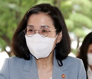 여가부 장관 "역무원 살해사건 비통..여성이 안전한 사회 만들 것"