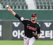 'LG 복덩이 외인' 아담 플럿코, KBO 리그 입성 첫해 최다승과 시즌 1호 전 구단 승리투수 영예 안을 수 있을까?[마니아포커스]