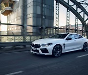 2.4억원 BMW 럭셔리 스포츠카 2종, 국내 시장에서 잘 팔릴까