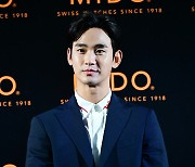 김수현, 반듯한 모습으로[포토엔HD]