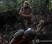 우크라 탈환전 숨고르기 들어가나.."러, 참호 파고 방어태세"