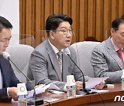 권성동 "이준석, 尹·黨에 돌팔매질"