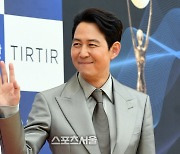 이정재 "남우주연상 호명되는 순간, 내 이름 맞나 세 번 생각해" [SS현장]