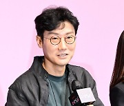 '오징어 게임' 황동혁 감독 "작품상 시상에 S발음 나와 '스퀴드'인줄..아쉽"(74th에미상 간담회)