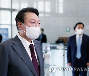 尹 "신당역사건 충격..법무부에 스토킹방지법 보완 지시"