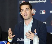 [포토]대회 소개하는 찰리 힐 MLB인터네셔널 부사장