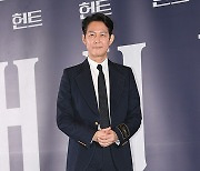 이정재, 도전의 '빅매치'..'오징어 게임'-'헌트'로 증명한 신세계 [이남경의 ARS]