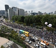 "은행원 1만명 빠져도 지장없네"..인력 거품만 드러난 금융파업