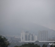 내일 전국 흐리고 제주·남해안 한때 비..낮 32도 더위