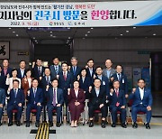 진주시민 만난 박완수 경남지사..도정비전 제시·건의사항 청취