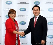 [인천24시] 해외순방 유정복 "2025년 APEC 정상회의 유치하겠다"