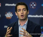 'FTX MLB 홈런더비 X 서울' 기자회견에서 발언하는 찰리 힐 부사장