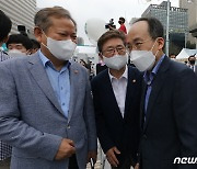 추경호·이상민·박보균 장관 '청년의날 기념식 대화'