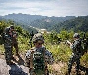 '미군의 눈', 한국 해병대와 연합훈련.."전투기 폭격 지원"