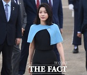 [주간政談<상>] 尹 대통령 순방, 시선은 또 '김건희 여사'인 이유